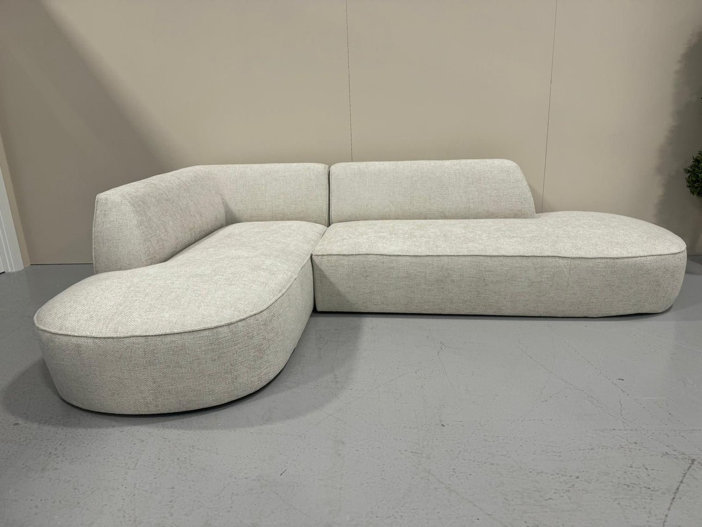 Sample Sofa SC132